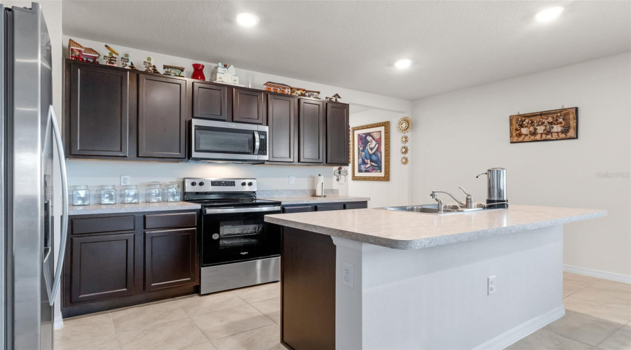 DAVENPORT, Florida 33837, 3 Bedrooms Bedrooms, ,2 BathroomsBathrooms,Residential,For Sale,BERRY,0,MFRO6339787