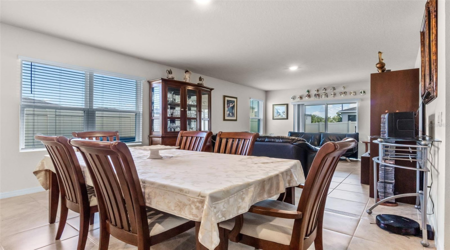 DAVENPORT, Florida 33837, 3 Bedrooms Bedrooms, ,2 BathroomsBathrooms,Residential,For Sale,BERRY,0,MFRO6339787