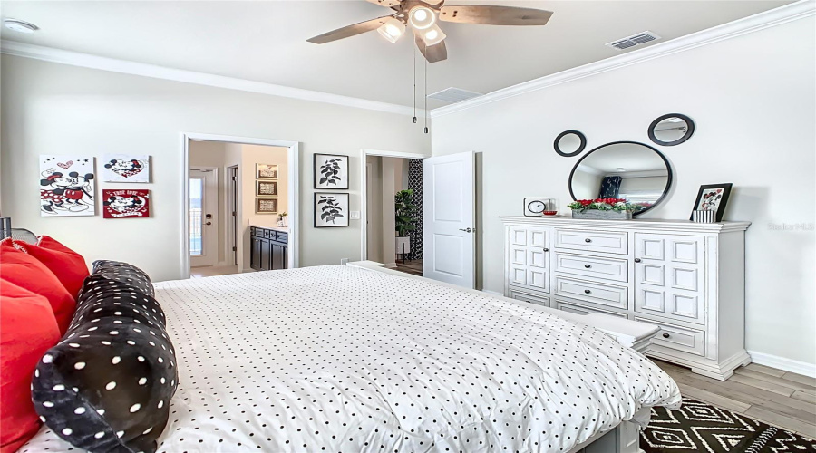 DAVENPORT, Florida 33897, 8 Bedrooms Bedrooms, ,6 BathroomsBathrooms,Residential,For Sale,LELANI,0,MFRO6339039
