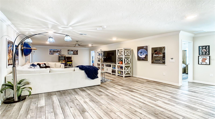 DAVENPORT, Florida 33897, 8 Bedrooms Bedrooms, ,6 BathroomsBathrooms,Residential,For Sale,LELANI,0,MFRO6339039