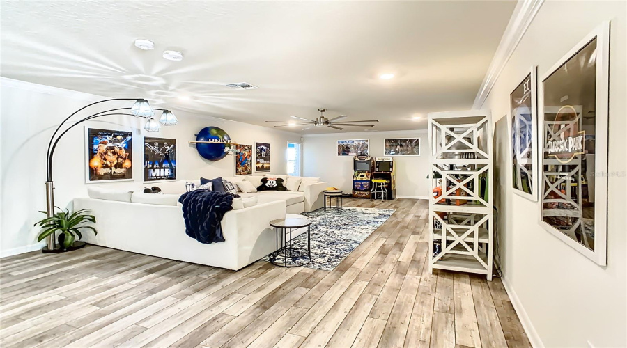 DAVENPORT, Florida 33897, 8 Bedrooms Bedrooms, ,6 BathroomsBathrooms,Residential,For Sale,LELANI,0,MFRO6339039