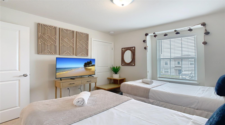 DAVENPORT, Florida 33897, 5 Bedrooms Bedrooms, ,4 BathroomsBathrooms,Residential,For Sale,LANA,0,MFRO6340326