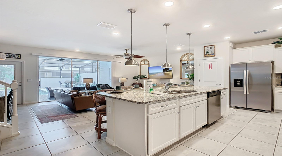 DAVENPORT, Florida 33897, 5 Bedrooms Bedrooms, ,4 BathroomsBathrooms,Residential,For Sale,LANA,0,MFRO6340326