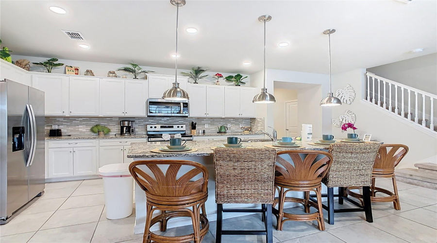 DAVENPORT, Florida 33897, 5 Bedrooms Bedrooms, ,4 BathroomsBathrooms,Residential,For Sale,LANA,0,MFRO6340326