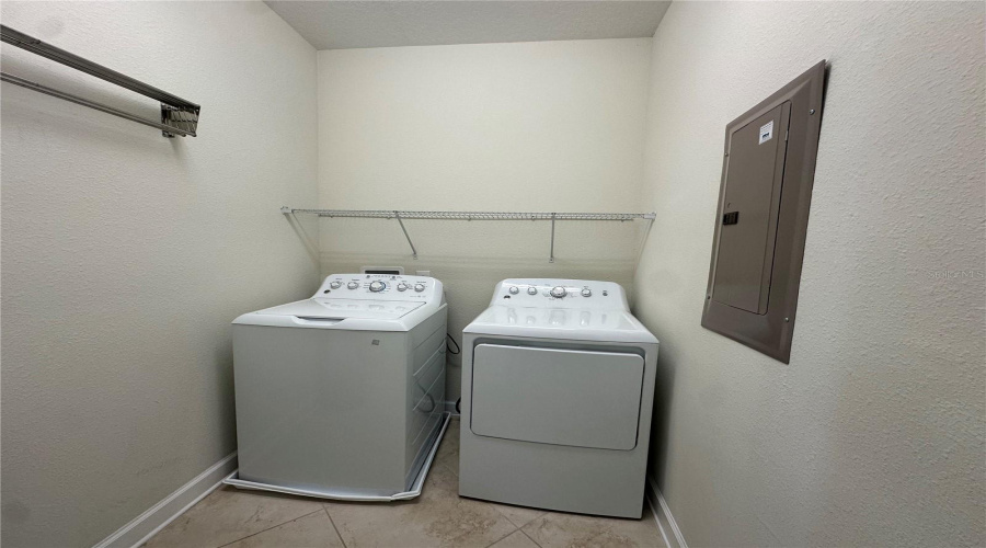 DAVENPORT, Florida 33896, 3 Bedrooms Bedrooms, ,2 BathroomsBathrooms,Residential,For Sale,AZALEA SANDS,0,MFRO6340096
