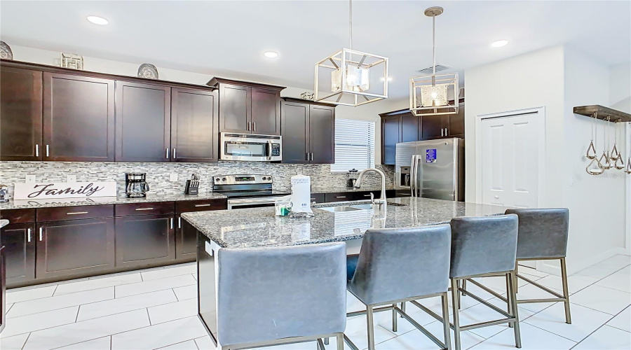 DAVENPORT, Florida 33837, 5 Bedrooms Bedrooms, ,5 BathroomsBathrooms,Residential,For Sale,SOLTERRA,0,MFRO6340327