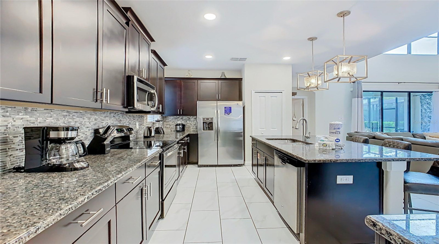 DAVENPORT, Florida 33837, 5 Bedrooms Bedrooms, ,5 BathroomsBathrooms,Residential,For Sale,SOLTERRA,0,MFRO6340327