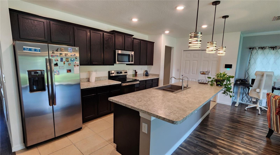 KISSIMMEE, Florida 34746, 3 Bedrooms Bedrooms, ,2 BathroomsBathrooms,Residential,For Sale,LAKE RUSSELL,0,MFRS5133736