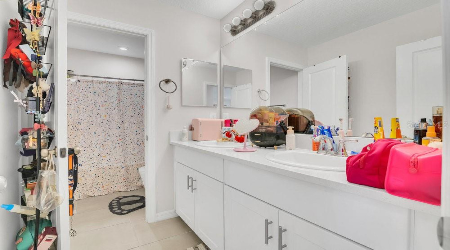 DAVENPORT, Florida 33897, 5 Bedrooms Bedrooms, ,3 BathroomsBathrooms,Residential,For Sale,TUSCANY,0,MFRS5128761