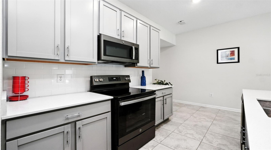KISSIMMEE, Florida 34746, 3 Bedrooms Bedrooms, ,2 BathroomsBathrooms,Residential,For Sale,BLUFF OAK,0,MFRO6340414