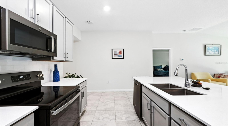 KISSIMMEE, Florida 34746, 3 Bedrooms Bedrooms, ,2 BathroomsBathrooms,Residential,For Sale,BLUFF OAK,0,MFRO6340414