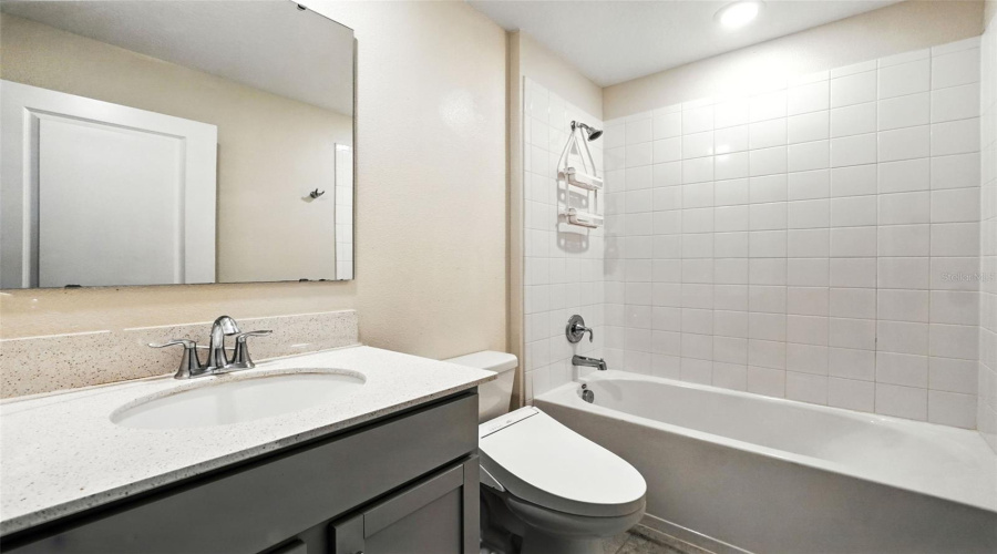 KISSIMMEE, Florida 34746, 3 Bedrooms Bedrooms, ,2 BathroomsBathrooms,Residential,For Sale,BLUFF OAK,0,MFRO6340414