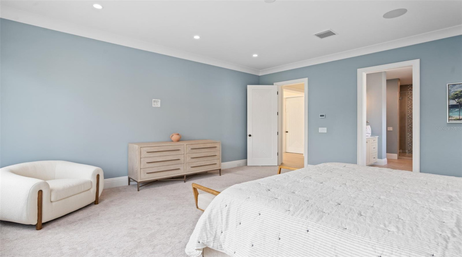 GOLDEN OAK, Florida 32836, 5 Bedrooms Bedrooms, ,6 BathroomsBathrooms,Residential,For Sale,AUTUMN MIST LN,0,MFRO6339148