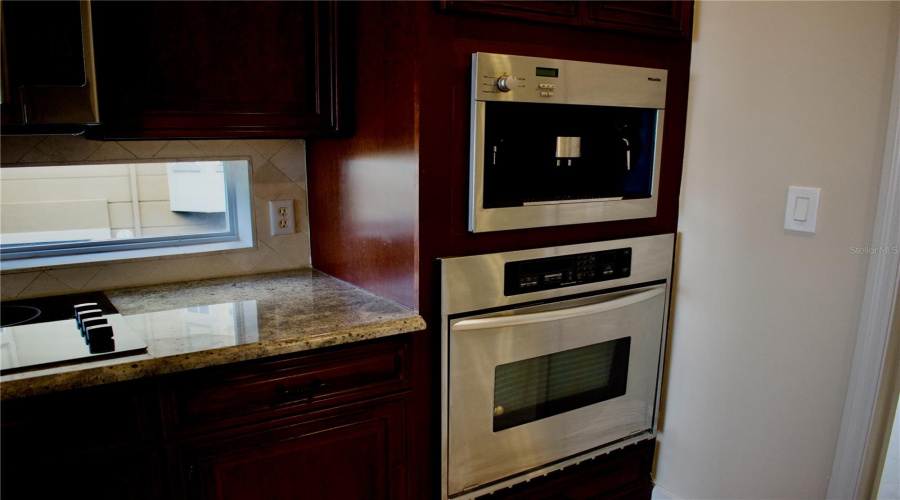 ORLANDO, Florida 32836, 3 Bedrooms Bedrooms, ,2 BathroomsBathrooms,Residential,For Sale,THE ESPLANADE,0,MFRO6300560