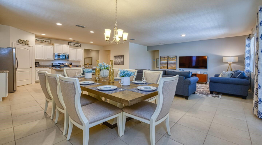 DAVENPORT, Florida 33837, 6 Bedrooms Bedrooms, ,5 BathroomsBathrooms,Residential,For Sale,BROAD OAK,0,MFRO6285366