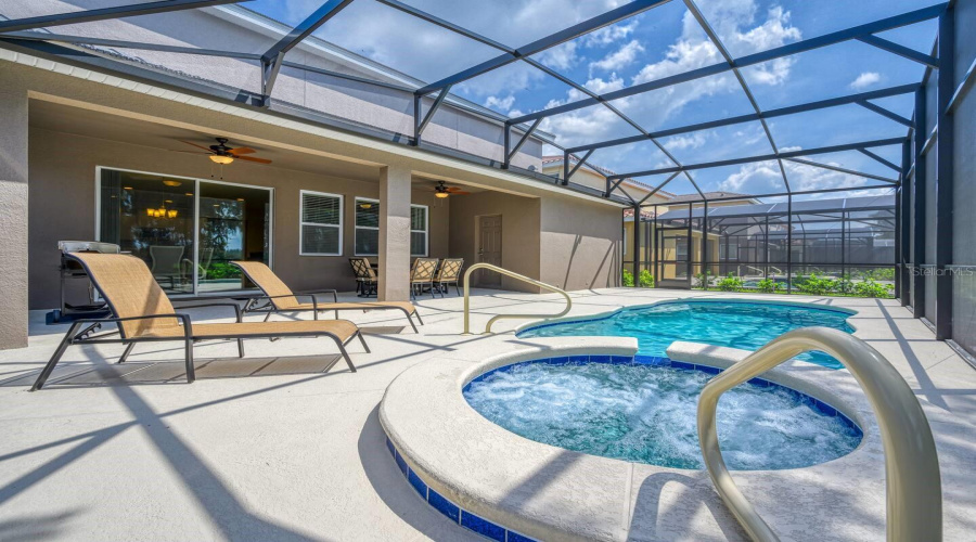 DAVENPORT, Florida 33837, 6 Bedrooms Bedrooms, ,5 BathroomsBathrooms,Residential,For Sale,BROAD OAK,0,MFRO6285366