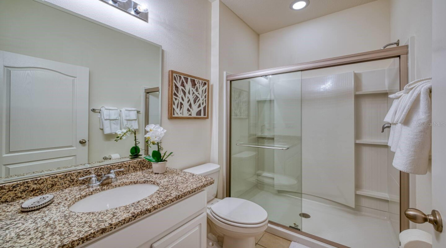 DAVENPORT, Florida 33837, 6 Bedrooms Bedrooms, ,5 BathroomsBathrooms,Residential,For Sale,BROAD OAK,0,MFRO6285366