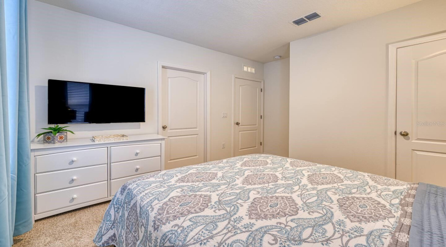 DAVENPORT, Florida 33837, 6 Bedrooms Bedrooms, ,5 BathroomsBathrooms,Residential,For Sale,BROAD OAK,0,MFRO6285366