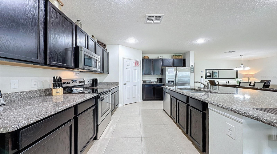 DAVENPORT, Florida 33896, 4 Bedrooms Bedrooms, ,3 BathroomsBathrooms,Residential,For Sale,YORKSHIRE,0,MFRS5128265