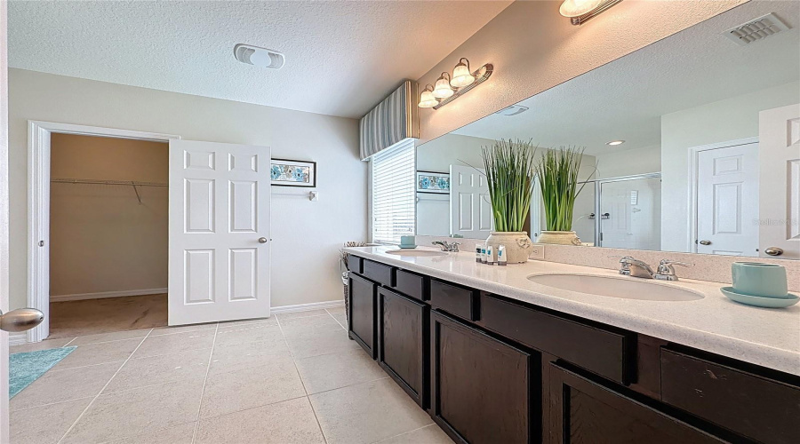 DAVENPORT, Florida 33896, 4 Bedrooms Bedrooms, ,3 BathroomsBathrooms,Residential,For Sale,YORKSHIRE,0,MFRS5128265