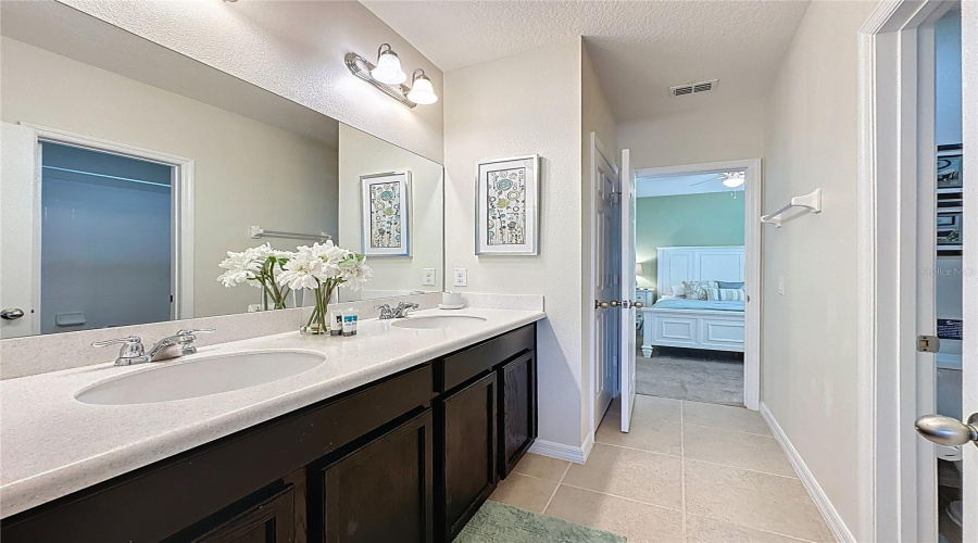 DAVENPORT, Florida 33896, 4 Bedrooms Bedrooms, ,3 BathroomsBathrooms,Residential,For Sale,YORKSHIRE,0,MFRS5128265