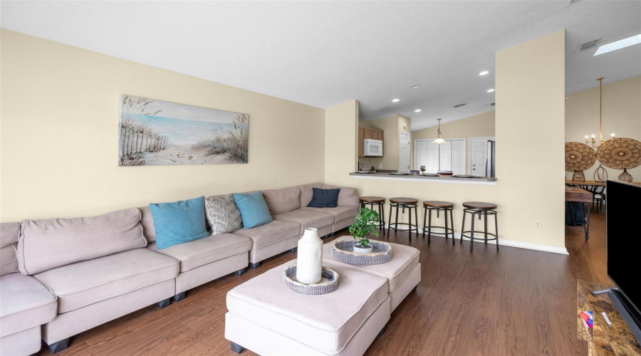 DAVENPORT, Florida 33897, 3 Bedrooms Bedrooms, ,2 BathroomsBathrooms,Residential,For Sale,BLOOMINGDALE,0,MFRG5101469