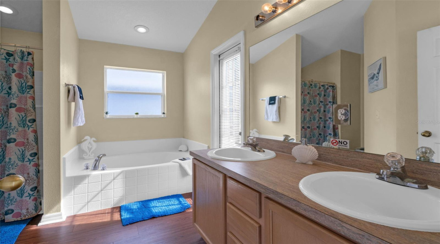 DAVENPORT, Florida 33897, 3 Bedrooms Bedrooms, ,2 BathroomsBathrooms,Residential,For Sale,BLOOMINGDALE,0,MFRG5101469