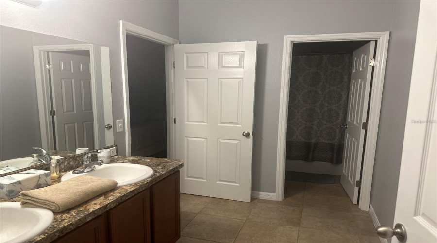 DAVENPORT, Florida 33837, 5 Bedrooms Bedrooms, ,3 BathroomsBathrooms,Residential,For Sale,HIGHLAND MEADOWS,0,MFRO6340312