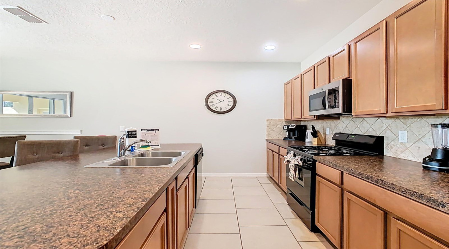 DAVENPORT, Florida 33837, 4 Bedrooms Bedrooms, ,3 BathroomsBathrooms,Residential,For Sale,TERRASONESTA,0,MFRO6340618