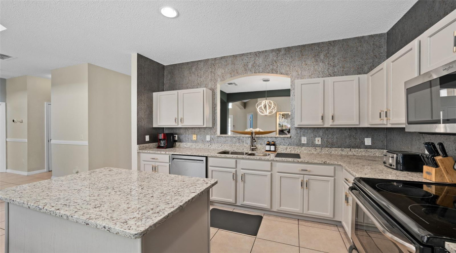 KISSIMMEE, Florida 34747, 7 Bedrooms Bedrooms, ,4 BathroomsBathrooms,Residential,For Sale,OASIS KEY,0,MFRO6338488