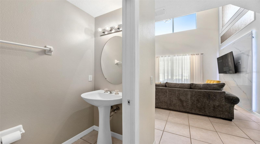 KISSIMMEE, Florida 34747, 7 Bedrooms Bedrooms, ,4 BathroomsBathrooms,Residential,For Sale,OASIS KEY,0,MFRO6338488