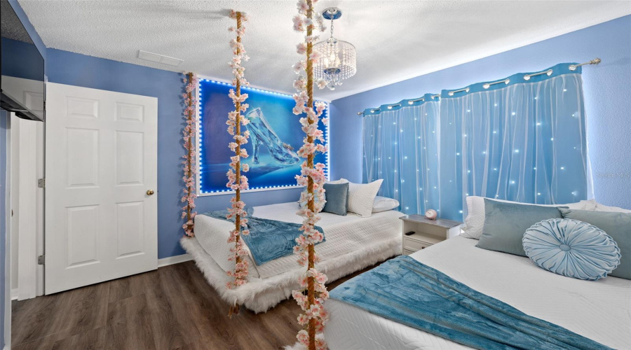 KISSIMMEE, Florida 34747, 7 Bedrooms Bedrooms, ,4 BathroomsBathrooms,Residential,For Sale,OASIS KEY,0,MFRO6338488