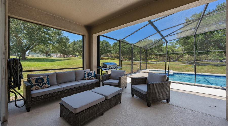 KISSIMMEE, Florida 34747, 7 Bedrooms Bedrooms, ,4 BathroomsBathrooms,Residential,For Sale,OASIS KEY,0,MFRO6338488