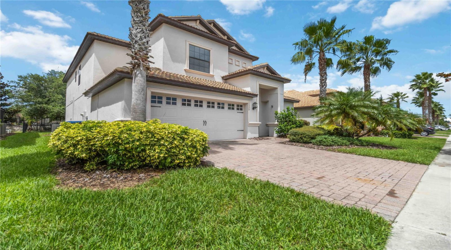 DAVENPORT, Florida 33896, 4 Bedrooms Bedrooms, ,3 BathroomsBathrooms,Residential,For Sale,MOSS CREEK,0,MFRS5133811
