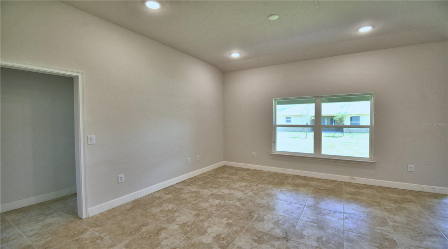 DAVENPORT, Florida 33837, 3 Bedrooms Bedrooms, ,2 BathroomsBathrooms,Residential,For Sale,BERRY,0,MFRP4931127