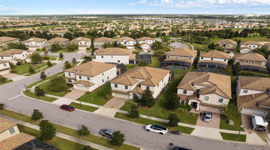 DAVENPORT, Florida 33896, 8 Bedrooms Bedrooms, ,5 BathroomsBathrooms,Residential,For Sale,BELLE TERRE,0,MFRO6340743