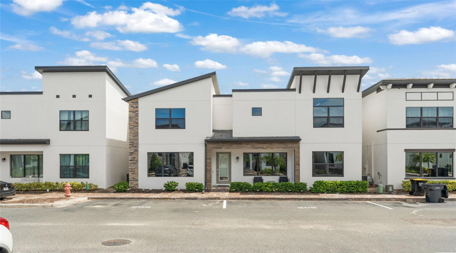 DAVENPORT, Florida 33896, 4 Bedrooms Bedrooms, ,3 BathroomsBathrooms,Residential,For Sale,VILLA DOMANI,0,MFRO6340767