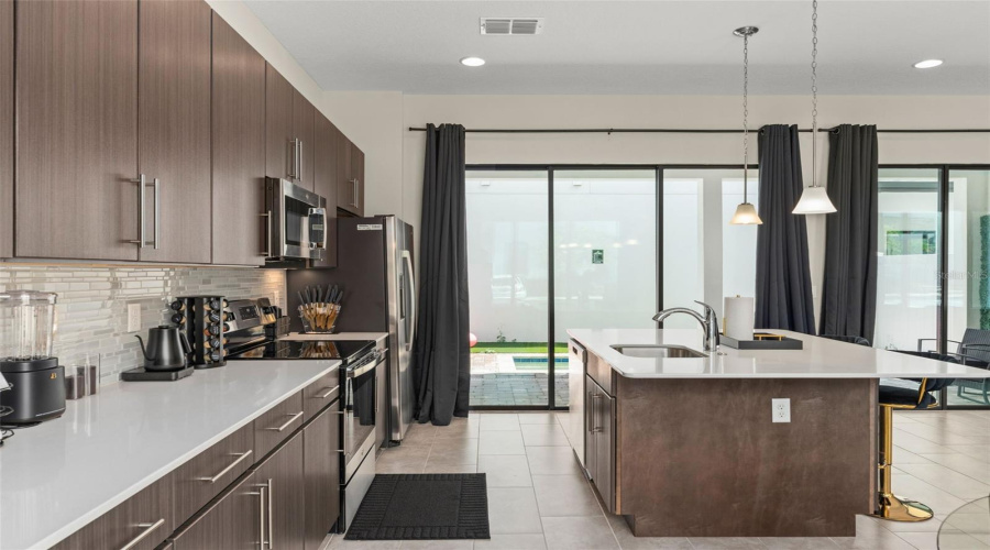 DAVENPORT, Florida 33896, 4 Bedrooms Bedrooms, ,3 BathroomsBathrooms,Residential,For Sale,VILLA DOMANI,0,MFRO6340767