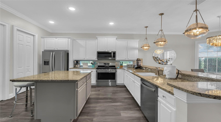 REUNION, Florida 34747, 5 Bedrooms Bedrooms, ,4 BathroomsBathrooms,Residential,For Sale,RADIANT,0,MFRO6339204
