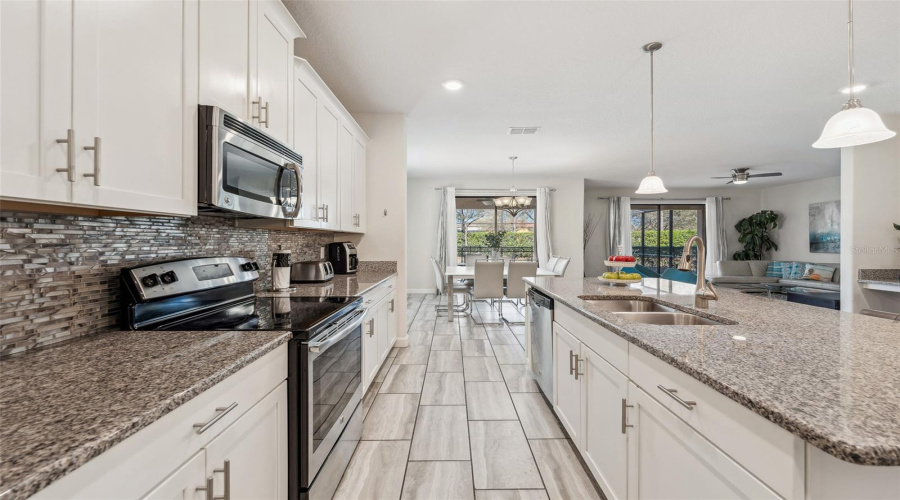 DAVENPORT, Florida 33837, 6 Bedrooms Bedrooms, ,5 BathroomsBathrooms,Residential,For Sale,SOLTERRA,0,MFRS5121088
