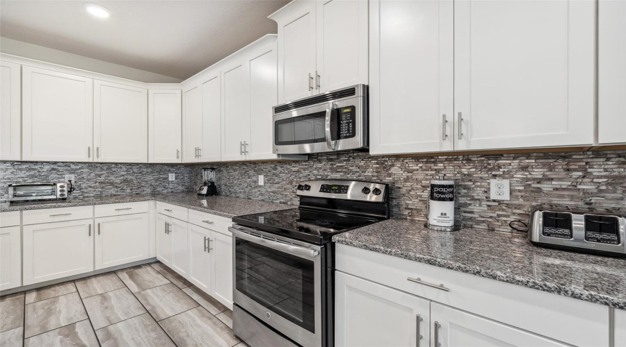 DAVENPORT, Florida 33837, 6 Bedrooms Bedrooms, ,5 BathroomsBathrooms,Residential,For Sale,SOLTERRA,0,MFRS5121088