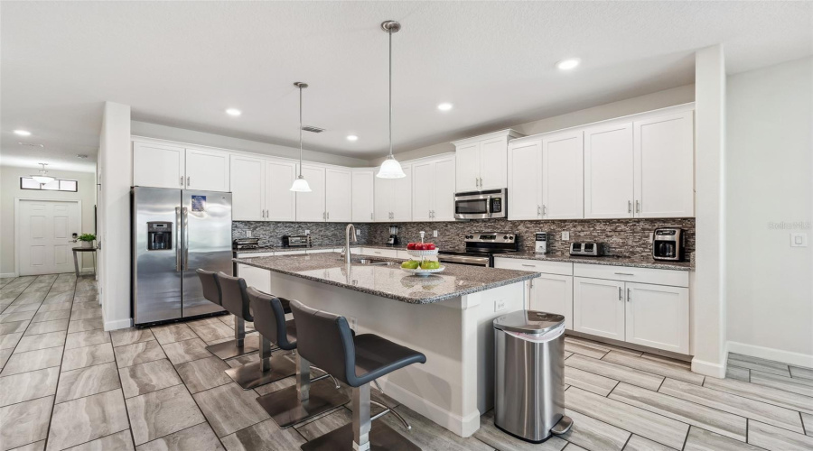 DAVENPORT, Florida 33837, 6 Bedrooms Bedrooms, ,5 BathroomsBathrooms,Residential,For Sale,SOLTERRA,0,MFRS5121088