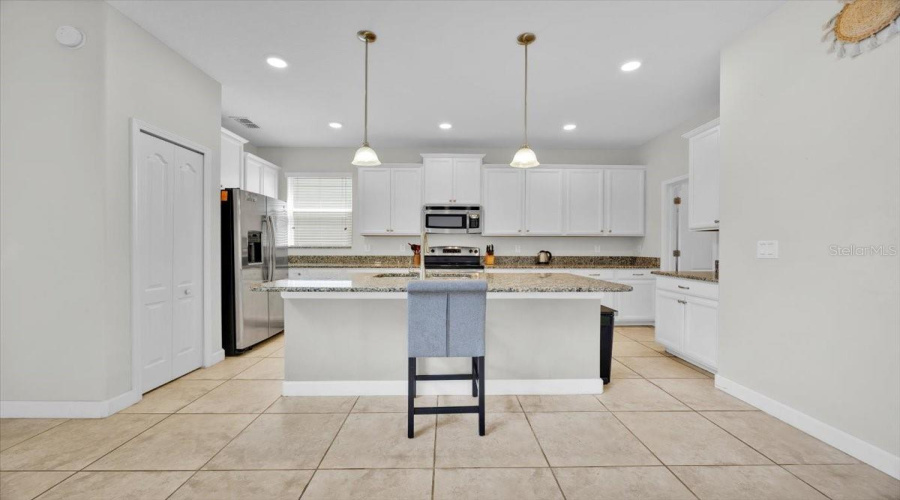 KISSIMMEE, Florida 34747, 5 Bedrooms Bedrooms, ,5 BathroomsBathrooms,Residential,For Sale,BANANA PALM,0,MFRS5133819