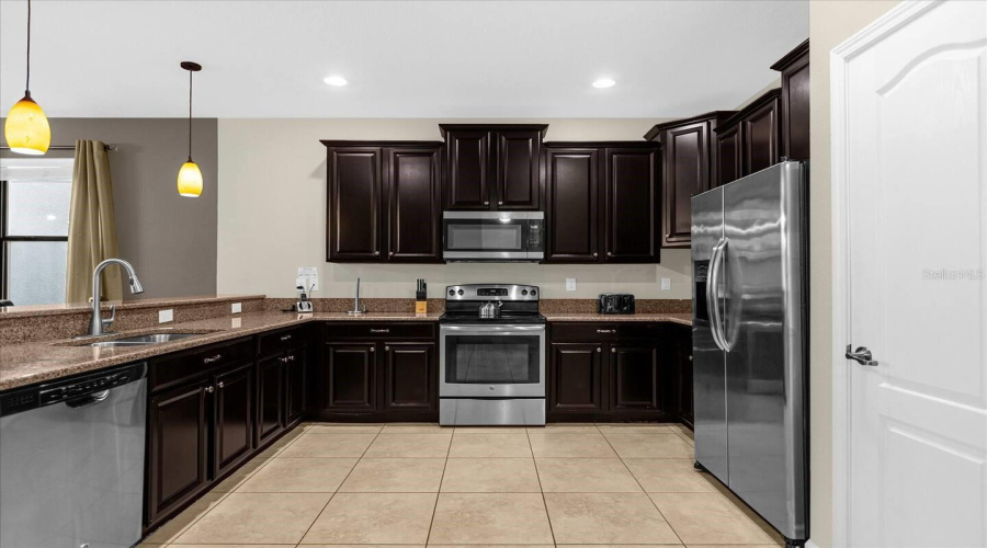 DAVENPORT, Florida 33896, 9 Bedrooms Bedrooms, ,5 BathroomsBathrooms,Residential,For Sale,WEXFORD,0,MFRO6340684
