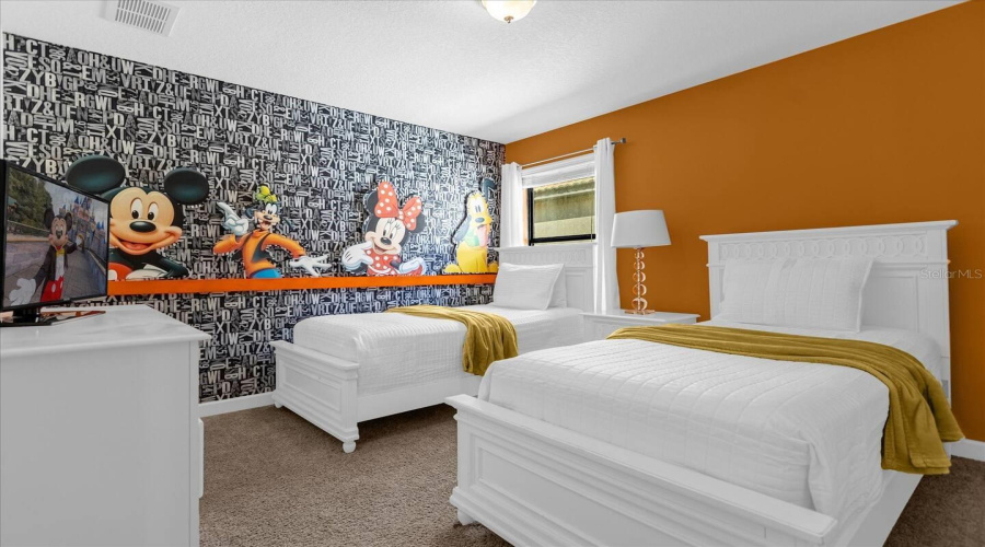 DAVENPORT, Florida 33896, 9 Bedrooms Bedrooms, ,5 BathroomsBathrooms,Residential,For Sale,WEXFORD,0,MFRO6340684