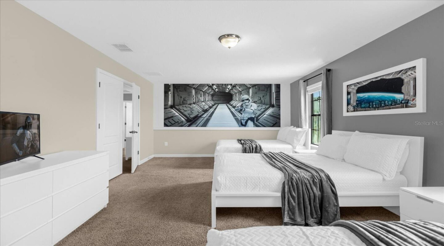 DAVENPORT, Florida 33896, 9 Bedrooms Bedrooms, ,5 BathroomsBathrooms,Residential,For Sale,WEXFORD,0,MFRO6340684