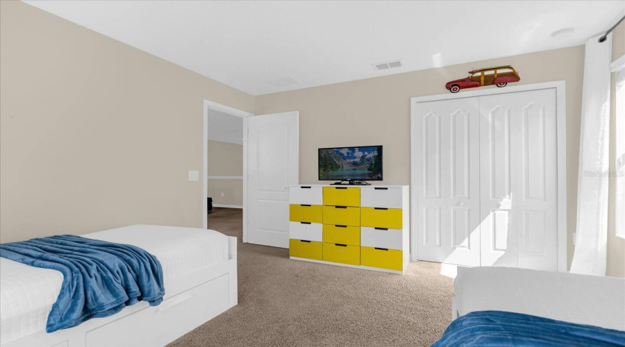 DAVENPORT, Florida 33896, 9 Bedrooms Bedrooms, ,5 BathroomsBathrooms,Residential,For Sale,WEXFORD,0,MFRO6340684