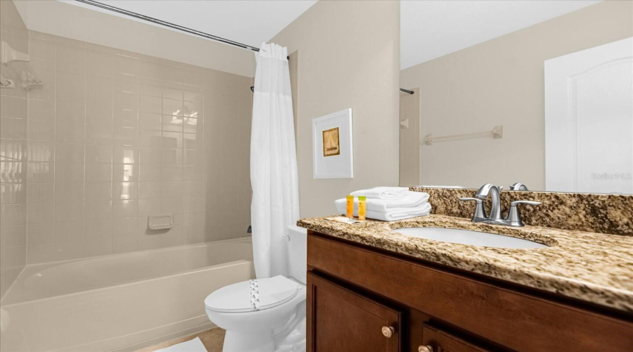 DAVENPORT, Florida 33896, 9 Bedrooms Bedrooms, ,5 BathroomsBathrooms,Residential,For Sale,WEXFORD,0,MFRO6340684