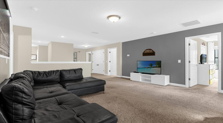 DAVENPORT, Florida 33896, 9 Bedrooms Bedrooms, ,5 BathroomsBathrooms,Residential,For Sale,WEXFORD,0,MFRO6340684