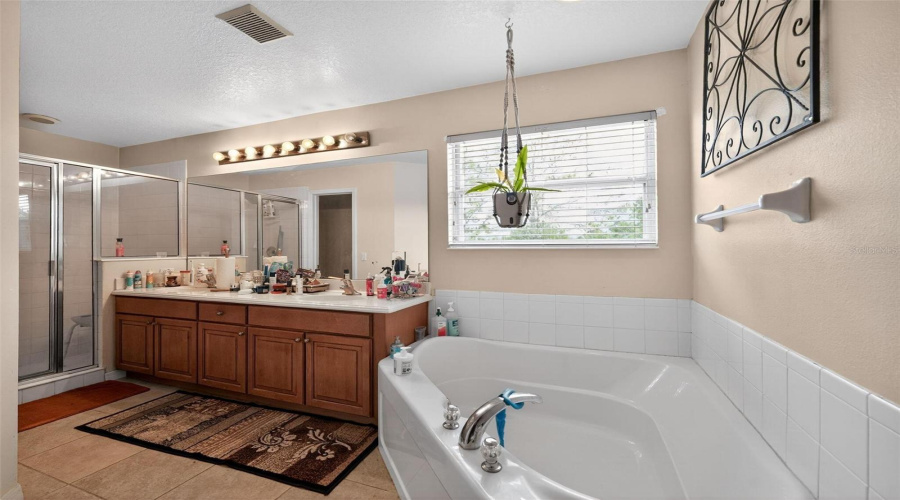 KISSIMMEE, Florida 34746, 4 Bedrooms Bedrooms, ,2 BathroomsBathrooms,Residential,For Sale,MARSHFIELD PRESERVE,0,MFRO6341072